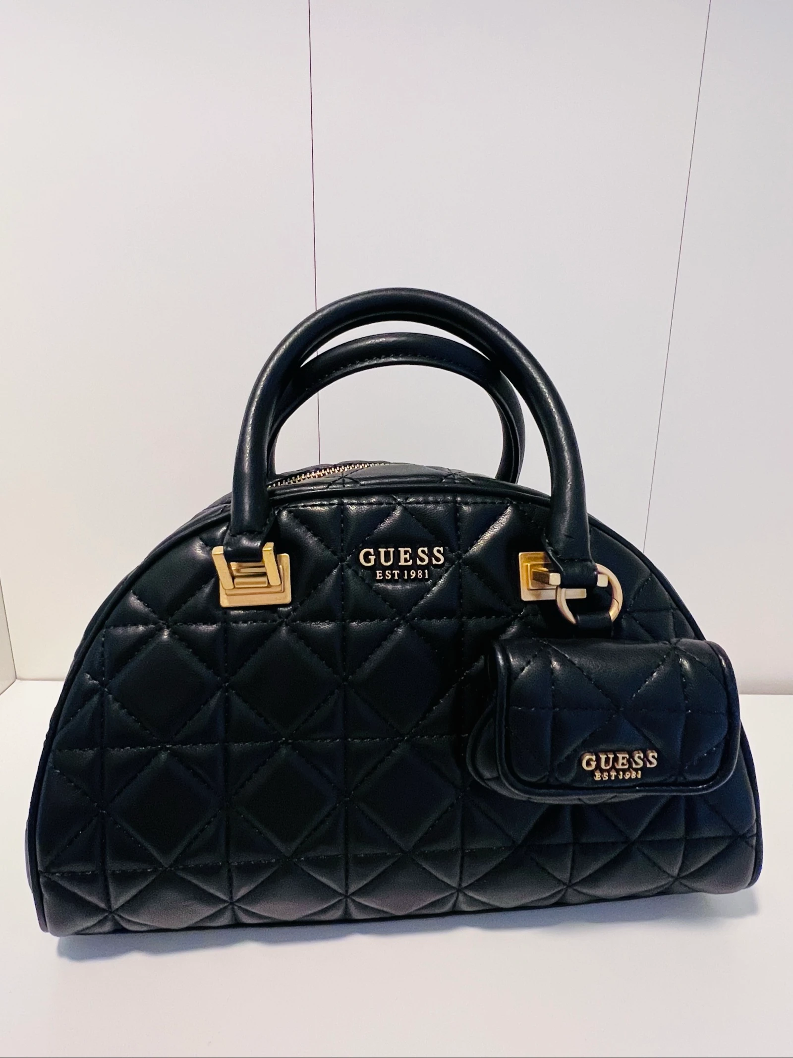 Sac à main matelassé GUESS Est. 1981 noir avec mini pochette / porte-monnaie